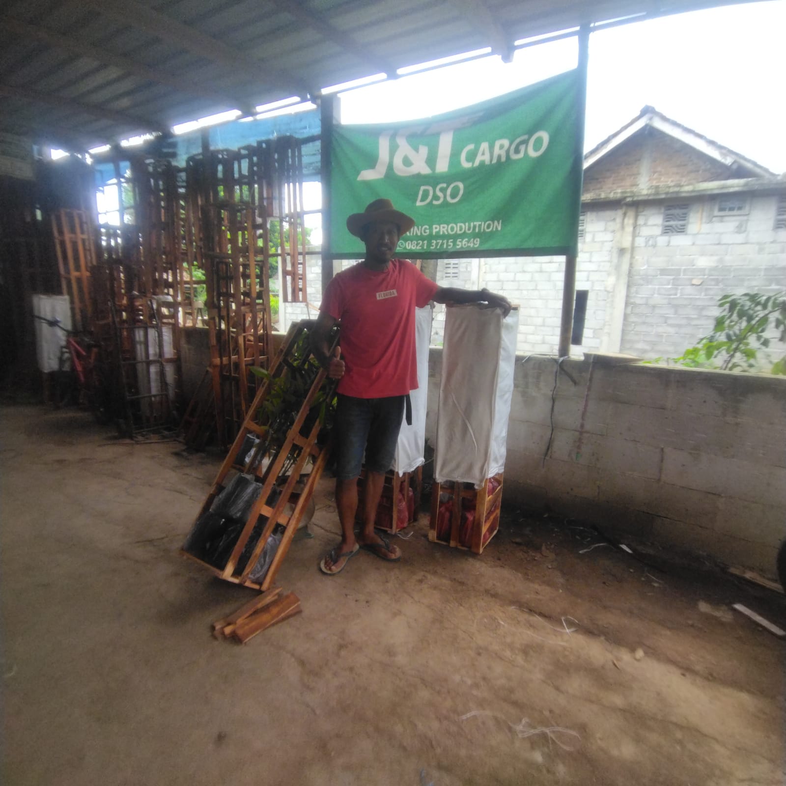 Packing tanaman: bibit durian untuk luar daerah (Paket Cargo) Packing tanaman: bibit durian untuk luar daerah (Paket Cargo)